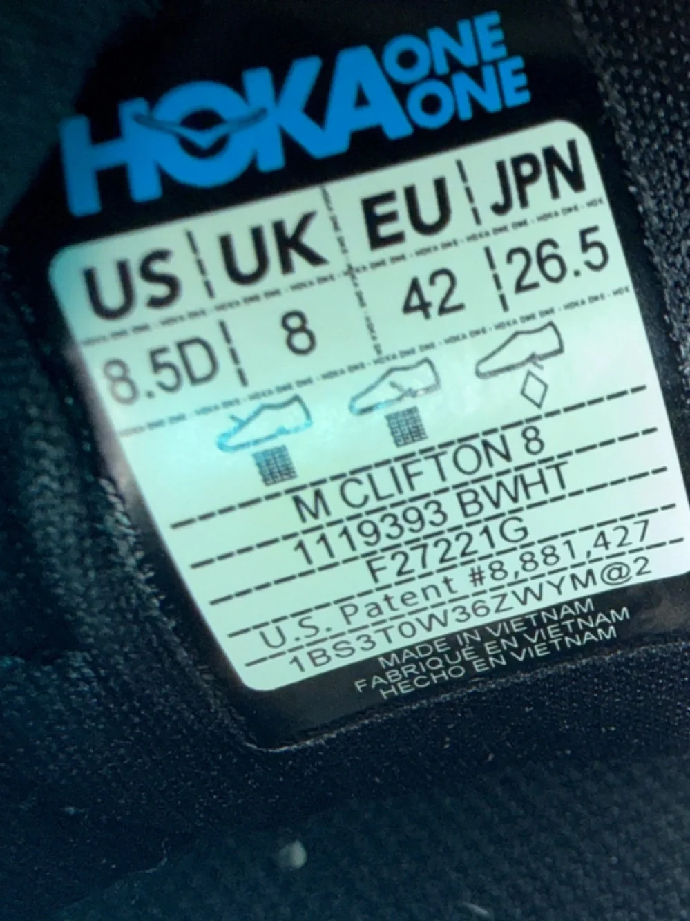 HOKA CLIFTON 8